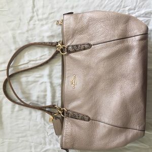 Coach Shoulder bag. Metallic pink/tan.